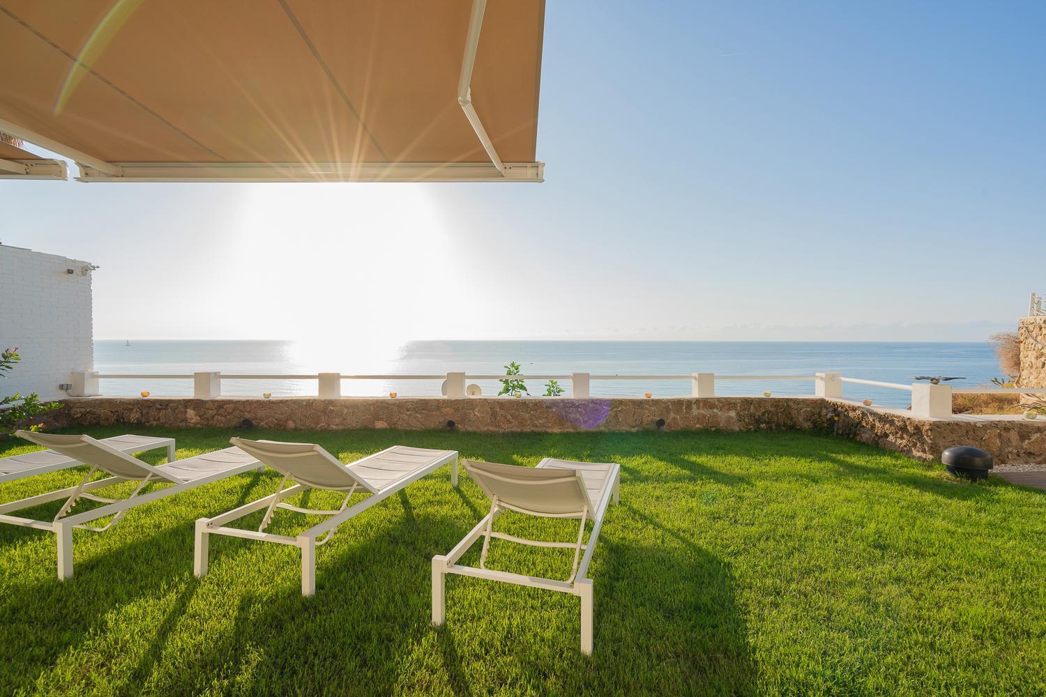 Ferienwohnung Private 250Sqm Garden Duplex, Jacuzzi, Cinema, Sea View Escape Torremolinos Exterior foto