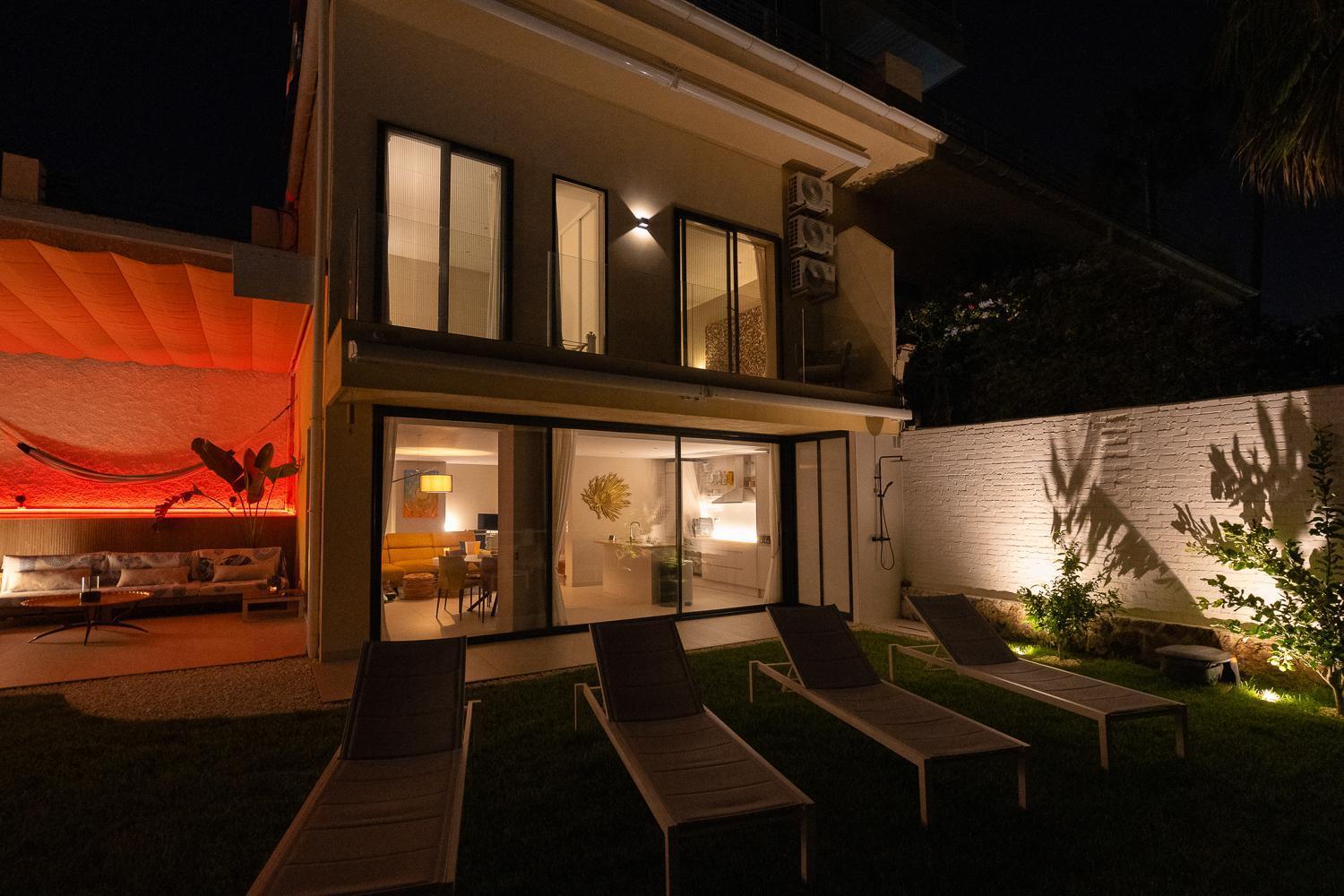 Ferienwohnung Private 250Sqm Garden Duplex, Jacuzzi, Cinema, Sea View Escape Torremolinos Exterior foto