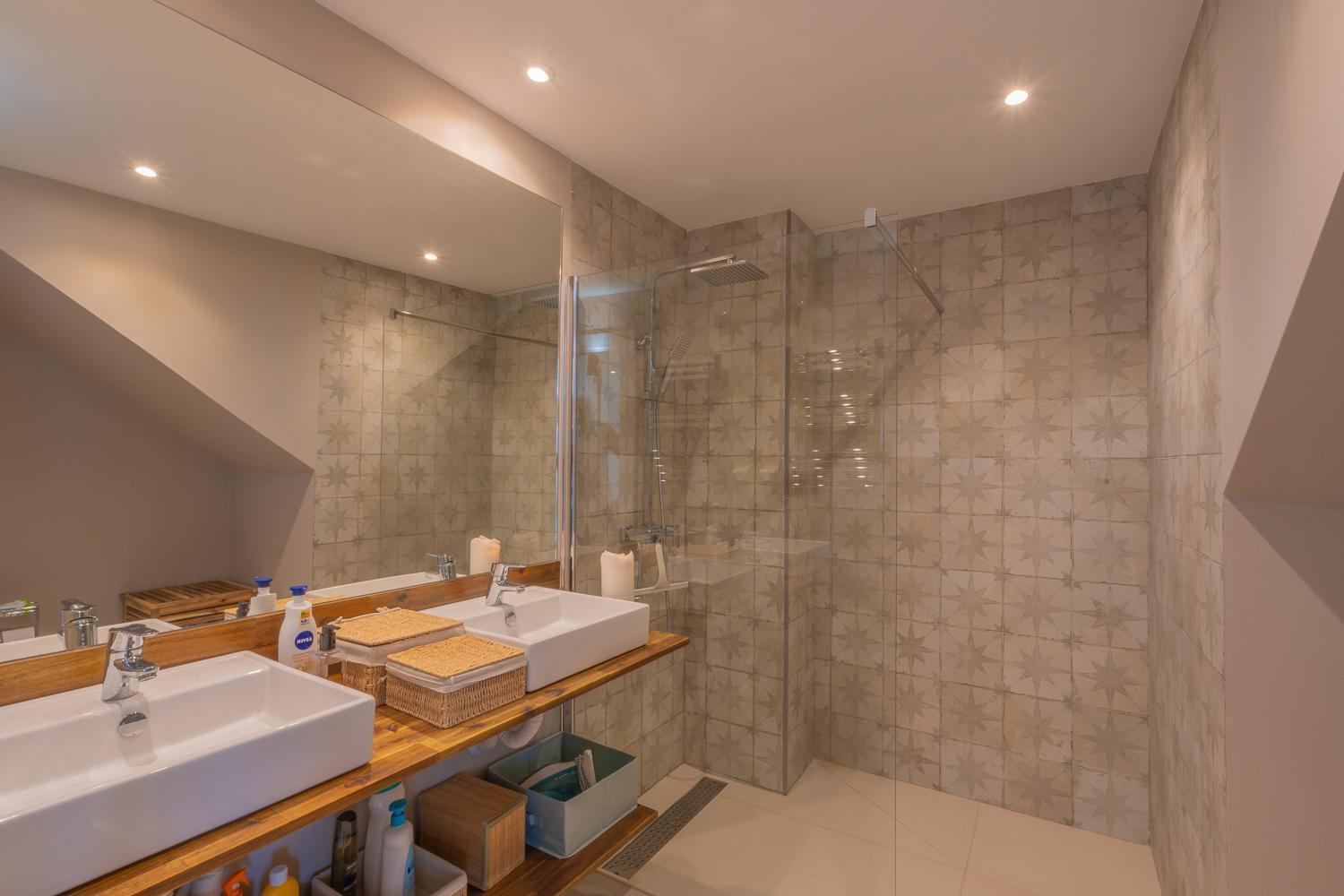 Ferienwohnung Private 250Sqm Garden Duplex, Jacuzzi, Cinema, Sea View Escape Torremolinos Exterior foto